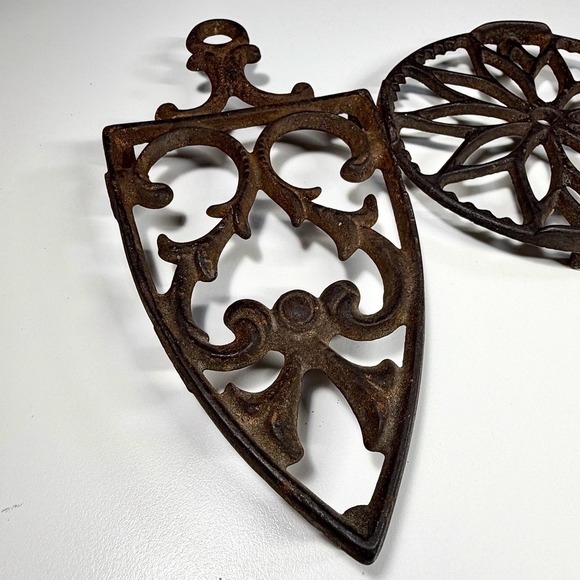 VTG Cast Iron Trivets Ornate Primitive Farmhouse Kitchen Décor Rustic Set of 3 - Picture 3 of 13